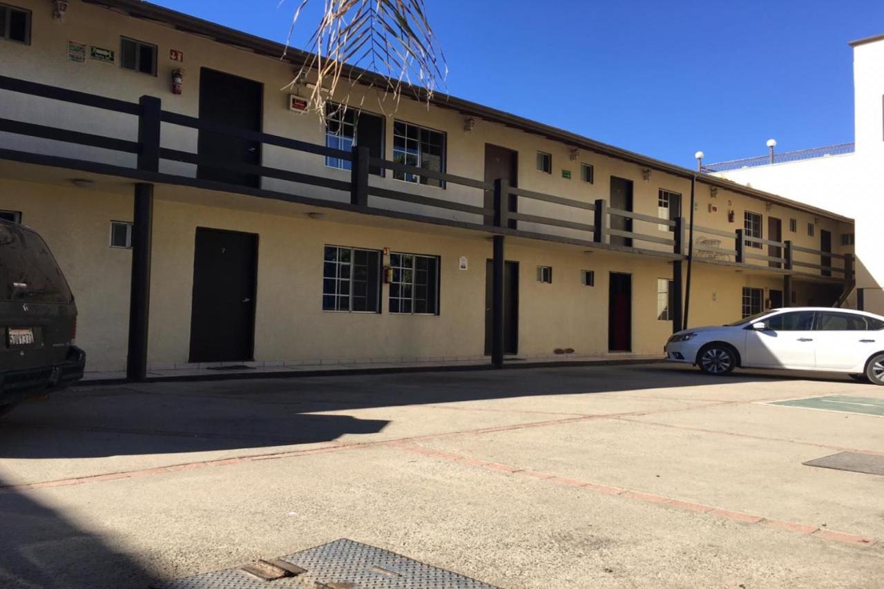 Oyo Hotel Cocobeach, Ensenada Exterior photo